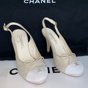 Chanel fabric pumps 37